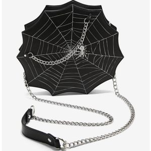 Spiderweb cross purse